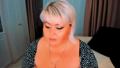 huge_booobs public webcam profile photo 2