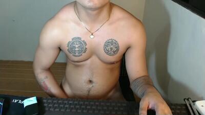 hunkyzeus public webcam profile photo 3