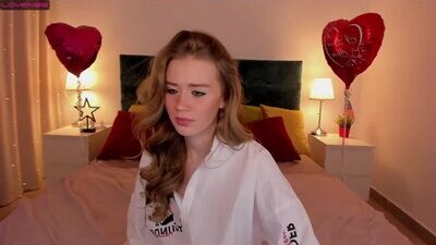 iamvikki public webcam profile photo 5