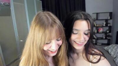 icyhoneybite public webcam profile photo 2