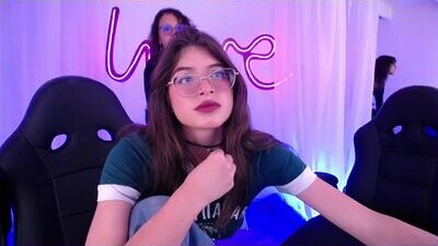 imchloe_ public webcam profile photo 5