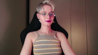 imnotmia public webcam profile photo 2