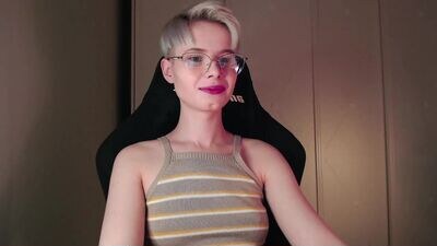 imnotmia public webcam profile photo 4