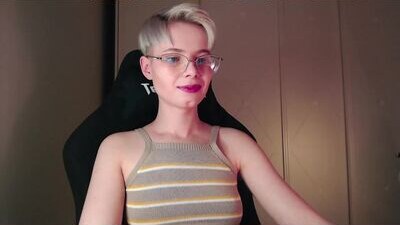imnotmia public webcam profile photo 8