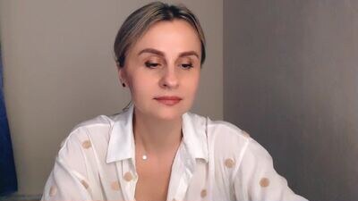 interesting_riddle public webcam profile photo 3