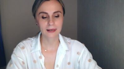 interesting_riddle public webcam profile photo 4