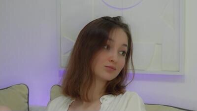 invokersgirl public webcam profile photo 2