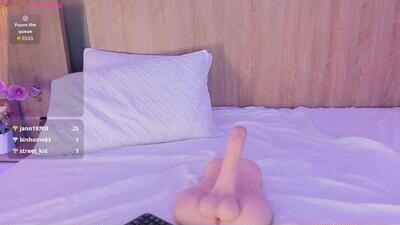 isa_roses public webcam profile photo 3