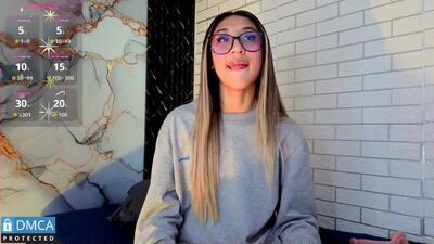 isa_sweet1_ public webcam profile photo 3