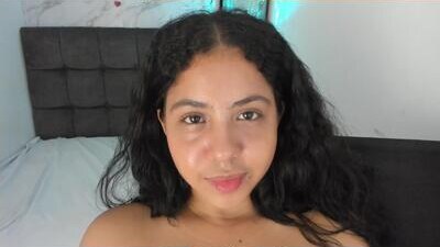 isabela_lux public webcam profile photo 7