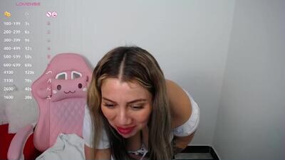 isabella_wish1 public webcam profile photo 2