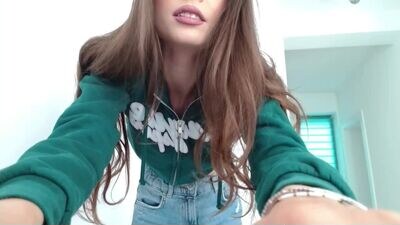 isia_slay public webcam profile photo 2