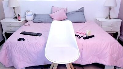 issyrosee public webcam profile photo 2
