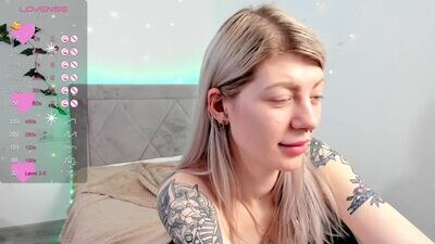 its_yanaa public webcam profile photo 2