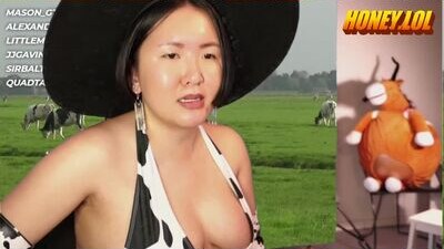 itshoneyli public webcam profile photo 7