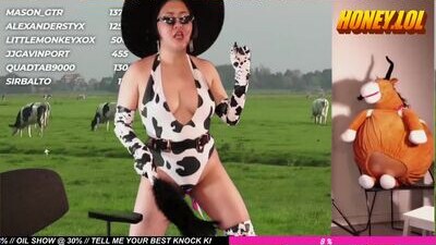 itshoneyli public webcam profile photo 10