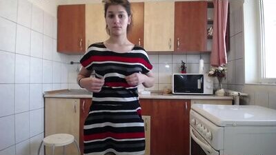 iuliana32 public webcam profile photo 5