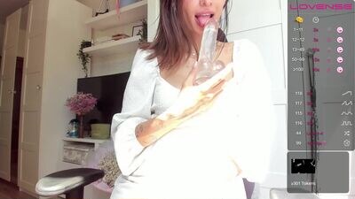 izzida public webcam profile photo 3