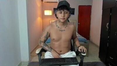 jake_pons public webcam profile photo 10