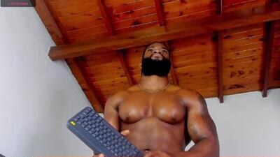 james_bbcmuscle public webcam profile photo 2