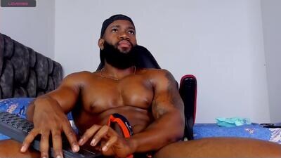 james_bbcmuscle public webcam profile photo 3