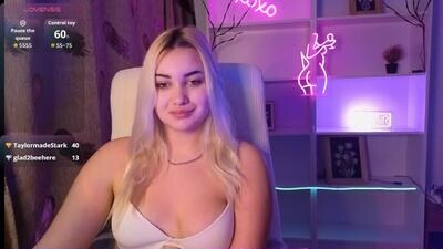 janemiss public webcam profile photo 2