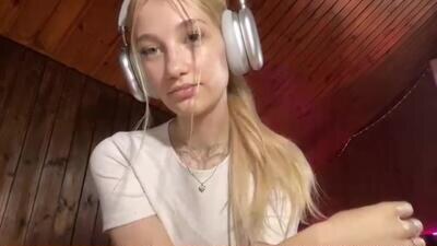 janicesivertsen public webcam profile photo 4