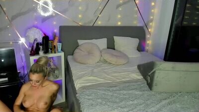 jayjaypink_ public webcam profile photo 7