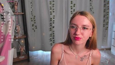 jenevacustis public webcam profile photo 9