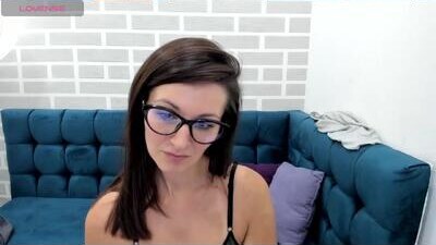 joannelson public webcam profile photo 9