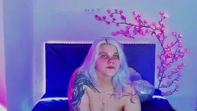 joannlowes public webcam profile photo 8