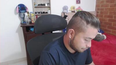 johanleonsweetboy public webcam profile photo 3