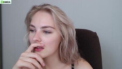 jscarlett public webcam profile photo 4