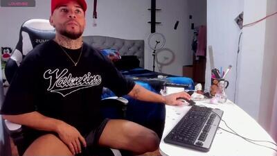 juan_bruce public webcam profile photo 3