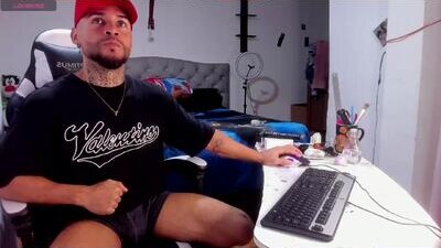 juan_bruce public webcam profile photo 6