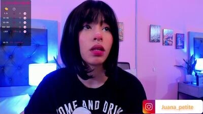 juana_petite public webcam profile photo 2