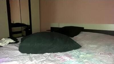 julia_charm public webcam profile photo 7