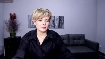 julia_wilsons public webcam profile photo 8