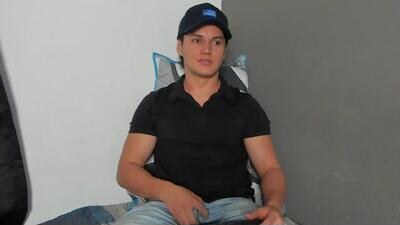 julian_wallace1 public webcam profile photo 4