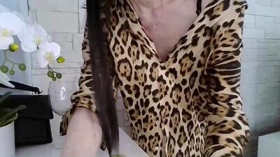 juliaorgasm public webcam profile photo 2