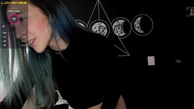 juliet_sourire public webcam profile photo 4