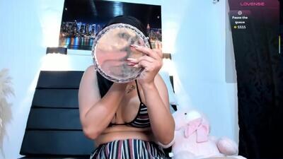 julieta_coopeer_ public webcam profile photo 3
