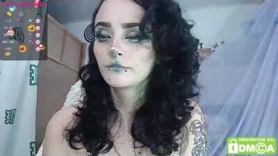 julietajaguar public webcam profile photo 8