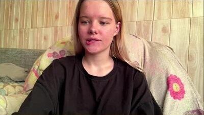 juligwartney public webcam profile photo 8