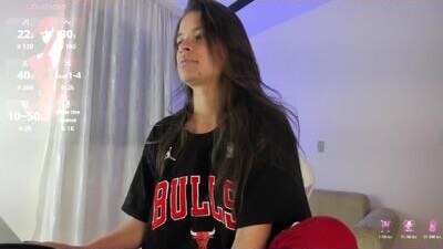 juliieta_swet public webcam profile photo 5