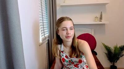 just_l0ve_me public webcam profile photo 3