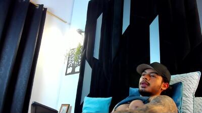 justin_whitejs public webcam profile photo 3