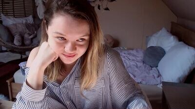 justturned18____ public webcam profile photo 4