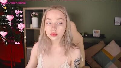 karen_gilan public webcam profile photo 5