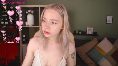 karen_gilan public webcam profile photo 7